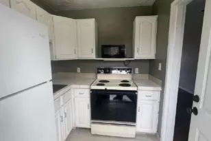 421 Kenwood Dr, Euclid, OH 44123 - Photo 8