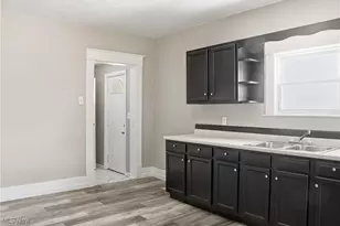 2458 Vestal Rd, Youngstown, OH 44509 - Photo 12