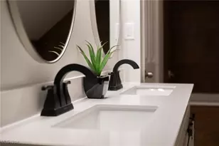 31931 Dickerson Rd, Willowick, OH 44095 - Photo 14