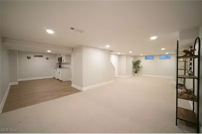 31931 Dickerson Road, Willowick, OH 44095 - Photo 18