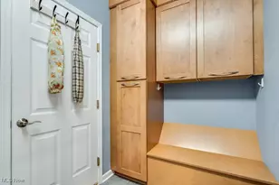 2286 Bent Branch Ct, Akron, OH 44333 - Photo 12