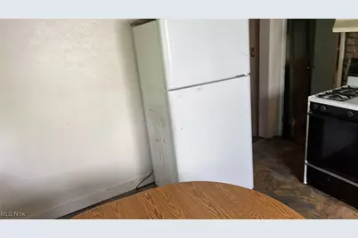 824 Howard Street, Bridgeport, OH 43912 - Photo 10