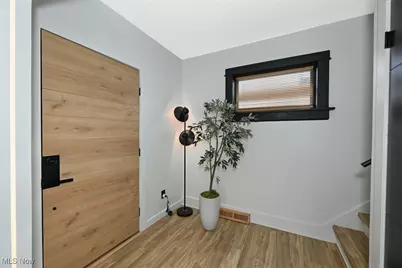 1033 Herberich Avenue, Akron, OH 44301 - Photo 6