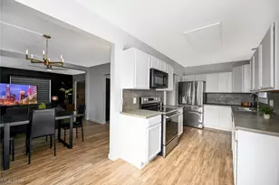 1033 Herberich Ave, Akron, OH 44301 - Photo 16