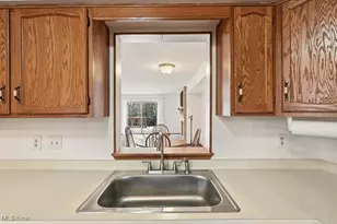 7470 Millrace Ln, Sagamore Hills, OH 44067 - Photo 12