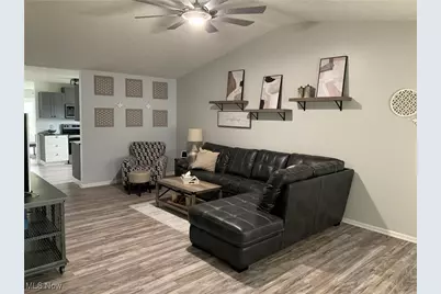 2501 Captens Street NE, Canton, OH 44721 - Photo 4