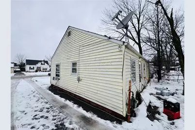 3911 E 189th Street, Loveland, OH 44122 - Photo 6