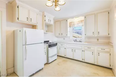 2123 37th Street NW, Canton, OH 44709 - Photo 2