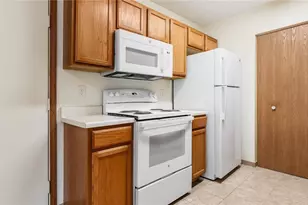 3693 Colony Hill Dr, Zanesville, OH 43701 - Photo 12