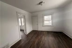 9521 Mt Auburn Ave, Loveland, OH 44104 - Photo 2