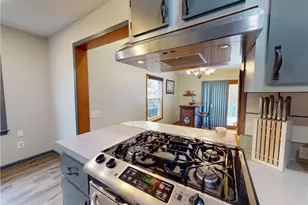 4587 Wood St, Willoughby, OH 44094 - Photo 8