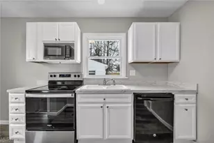 1677 Mapledale Rd, Wickliffe, OH 44092 - Photo 8
