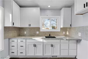 337 Lucas St, Barberton, OH 44203 - Photo 14