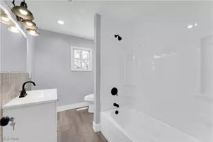 337 Lucas St, Barberton, OH 44203 - Photo 26