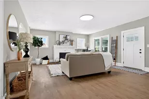 2250 Eschtruth St, Elyria, OH 44035 - Photo 6