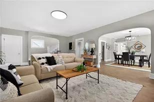 2250 Eschtruth St, Elyria, OH 44035 - Photo 8