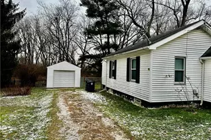 2541 Nesmith Lake Blvd, Akron, OH 44314 - Photo 10