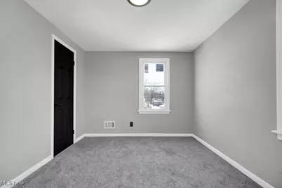 4754 Lawrence Avenue, Garfield Heights, OH 44125 - Photo 12
