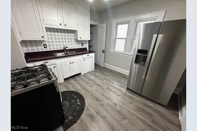 20517 Raymond Street, Maple Heights, OH 44137 - Photo 4