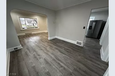 20517 Raymond Street, Maple Heights, OH 44137 - Photo 10