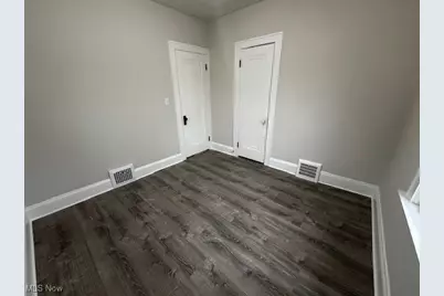 20517 Raymond Street, Maple Heights, OH 44137 - Photo 14