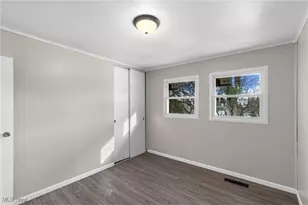 146 Hutchinson Dr, St Clairsville, OH 43950 - Photo 12