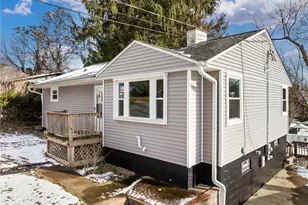 146 Hutchinson Dr, St Clairsville, OH 43950 - Photo 2