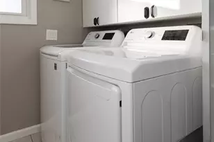 652 Alameda Ave, Sheffield Lake, OH 44054 - Photo 16