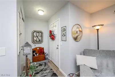 1735 Ledgewood Boulevard NE, Massillon, OH 44646 - Photo 2