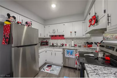 1735 Ledgewood Boulevard NE, Massillon, OH 44646 - Photo 6