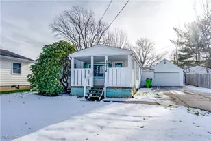 1212 Benton St, Barberton, OH 44203 - Photo 2