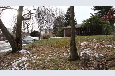 24 Hawthorne Lane, Chester, WV 26034 - Photo 4