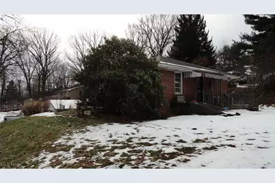 24 Hawthorne Lane, Chester, WV 26034 - Photo 6