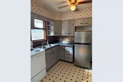 24 Hawthorne Lane, Chester, WV 26034 - Photo 14