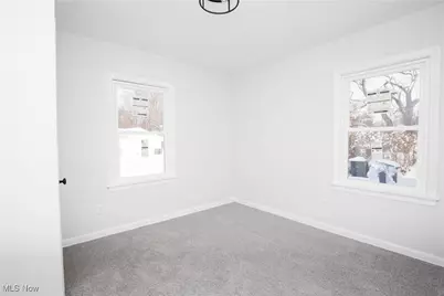 1093 Valdes Avenue, Akron, OH 44320 - Photo 2