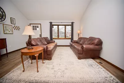 17134 Rabbit Run Drive, Strongsville, OH 44136 - Photo 6