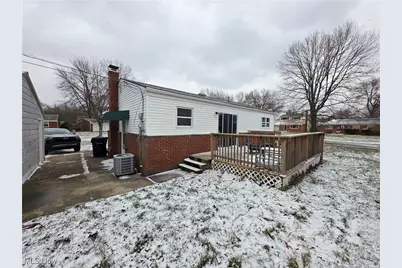 860 Jamestown Avenue, Elyria, OH 44035 - Photo 2