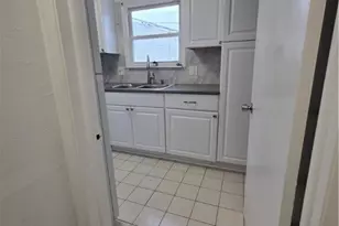 860 Jamestown Ave, Elyria, OH 44035 - Photo 10