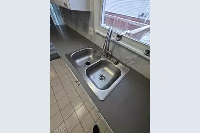 860 Jamestown Avenue, Elyria, OH 44035 - Photo 12