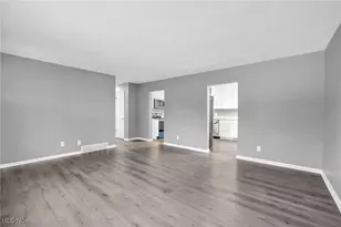 3930 Wadsworth Rd, Barberton, OH 44203 - Photo 16