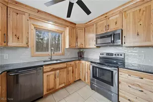 12430 Millersburg Rd SW, Massillon, OH 44647 - Photo 10