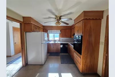 716 E 4th Street, West Lafayette, OH 43845 - Photo 10