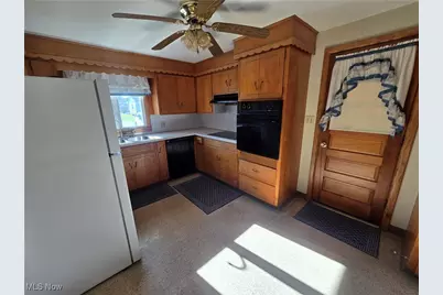 716 E 4th Street, West Lafayette, OH 43845 - Photo 14