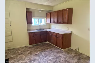1013 Saint George, East Liverpool, OH 43920 - Photo 4