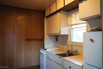 508 Tremont Avenue SW, Massillon, OH 44647 - Photo 4