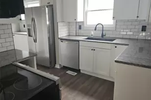 1327 Herberich Ave, Akron, OH 44301 - Photo 4