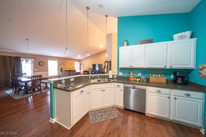 4031 Primrose Way, Lorain, OH 44053 - Photo 4