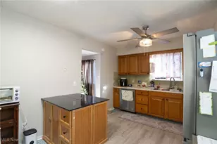 766 Staeger St, Akron, OH 44306 - Photo 8