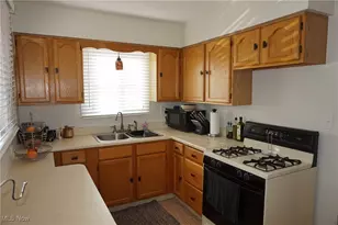 2083 17th St SW, Akron, OH 44314 - Photo 14