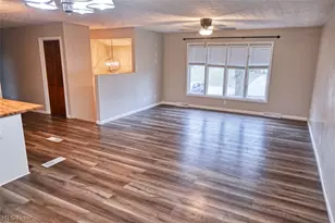 11371 Sagebrush Ave NE, Uniontown, OH 44685 - Photo 4